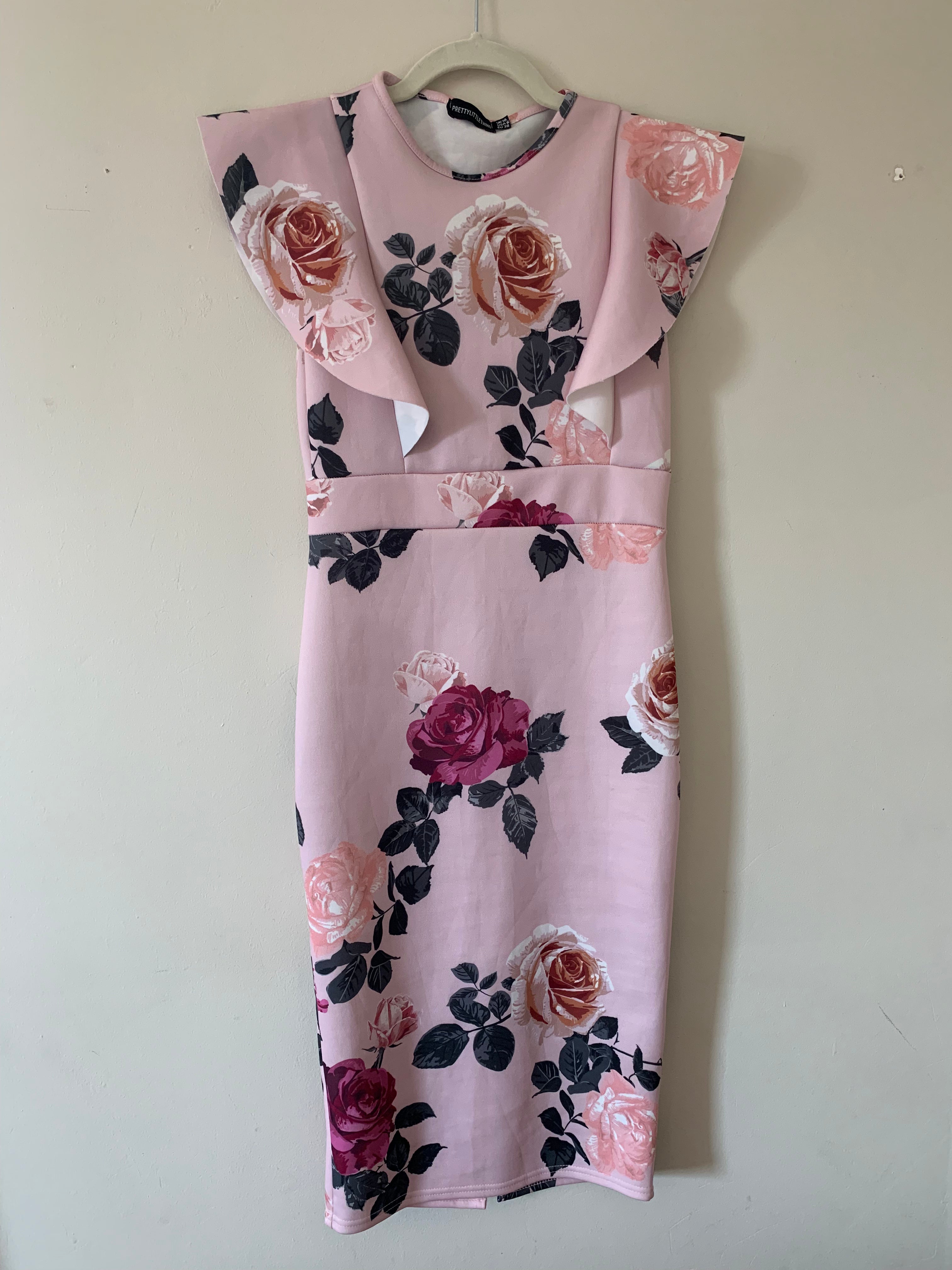 Pretty little thing sales pink floral dress